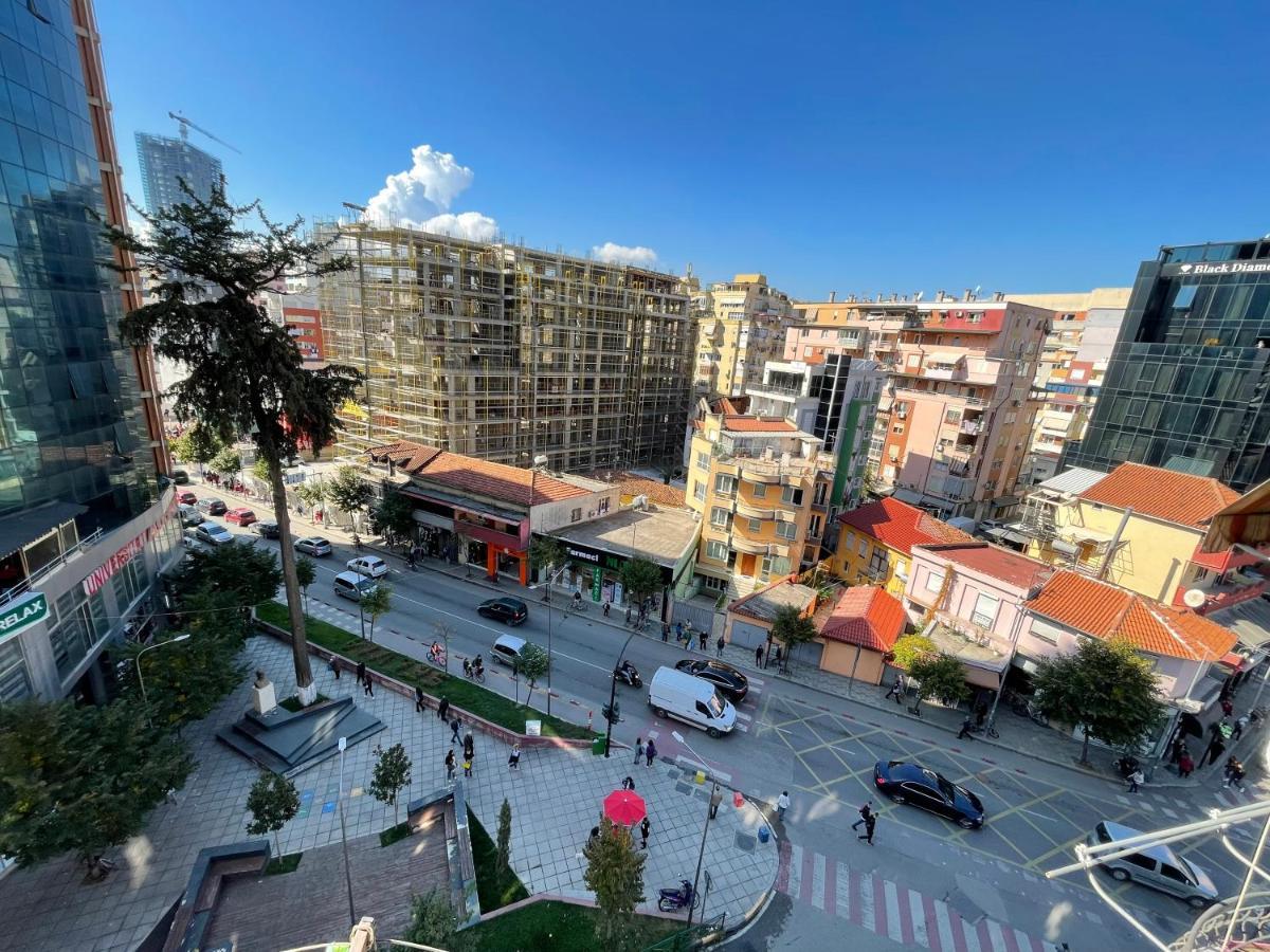 טיראנה Comfort Apartment In City Center מראה חיצוני תמונה